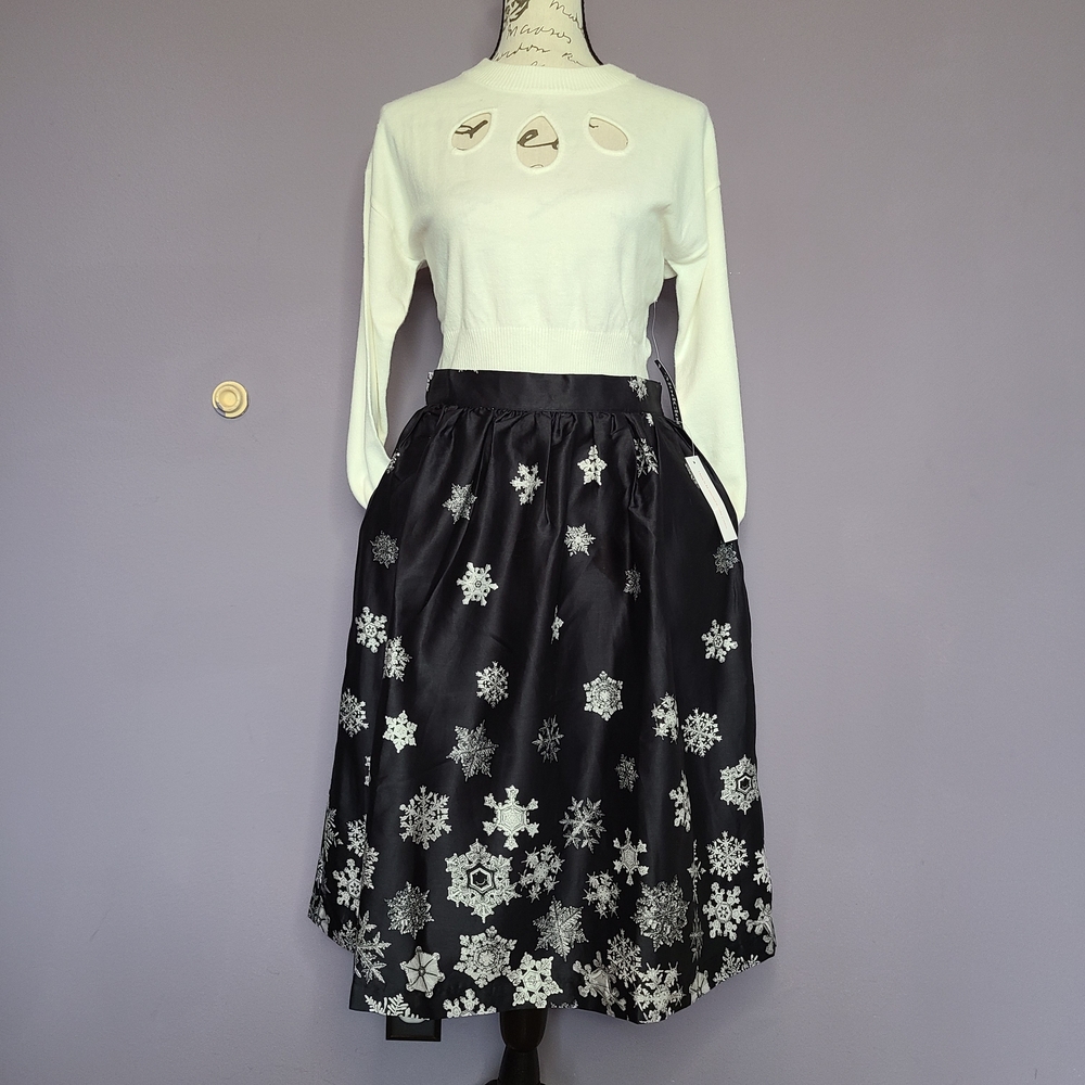 Modcloth Black and White Snowflake A-Line Skirt
